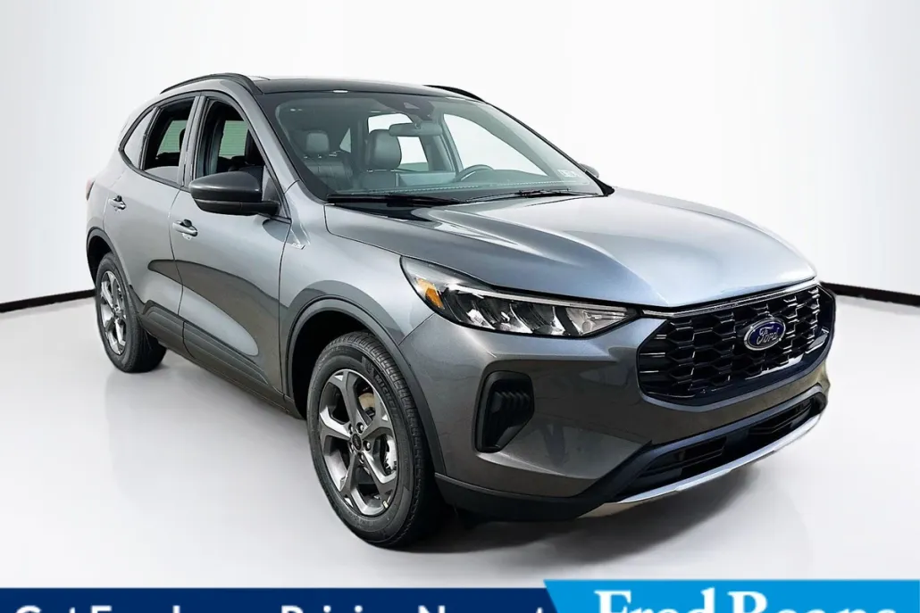 2025 Ford Escape ST-Line photo 1