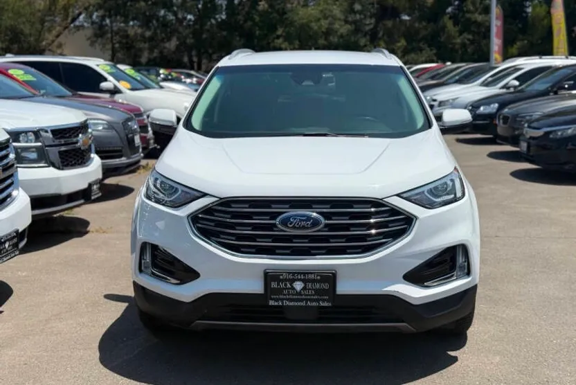2020 Ford Edge SEL photo 1