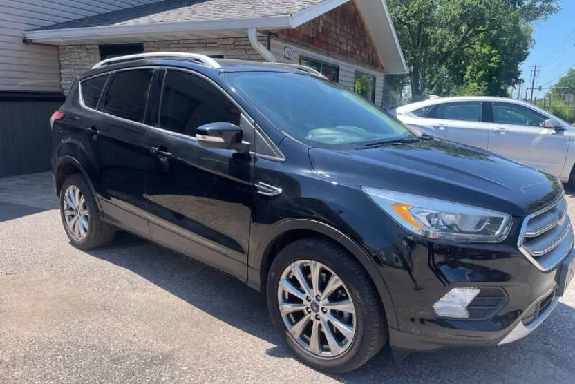 2017 Ford Escape Titanium photo 1
