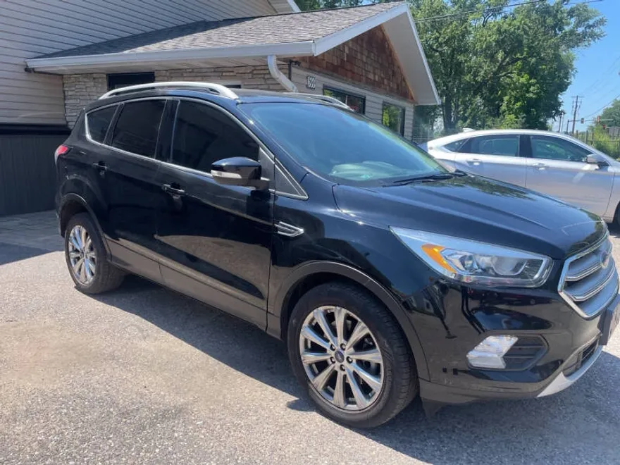 2017 Ford Escape Titanium photo 1