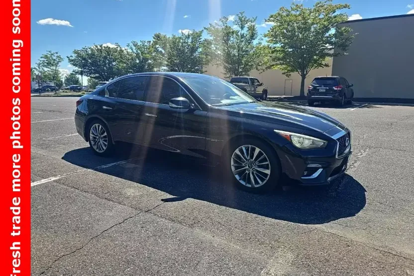 2018 Infiniti Q50 3.0t LUXE photo 1
