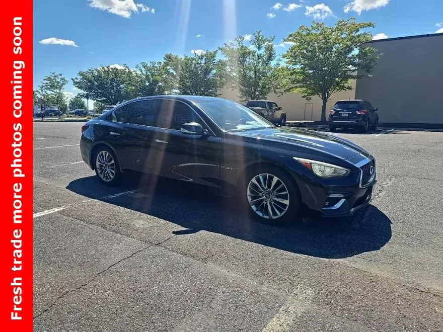 2018 Infiniti Q50 3.0t LUXE photo 1