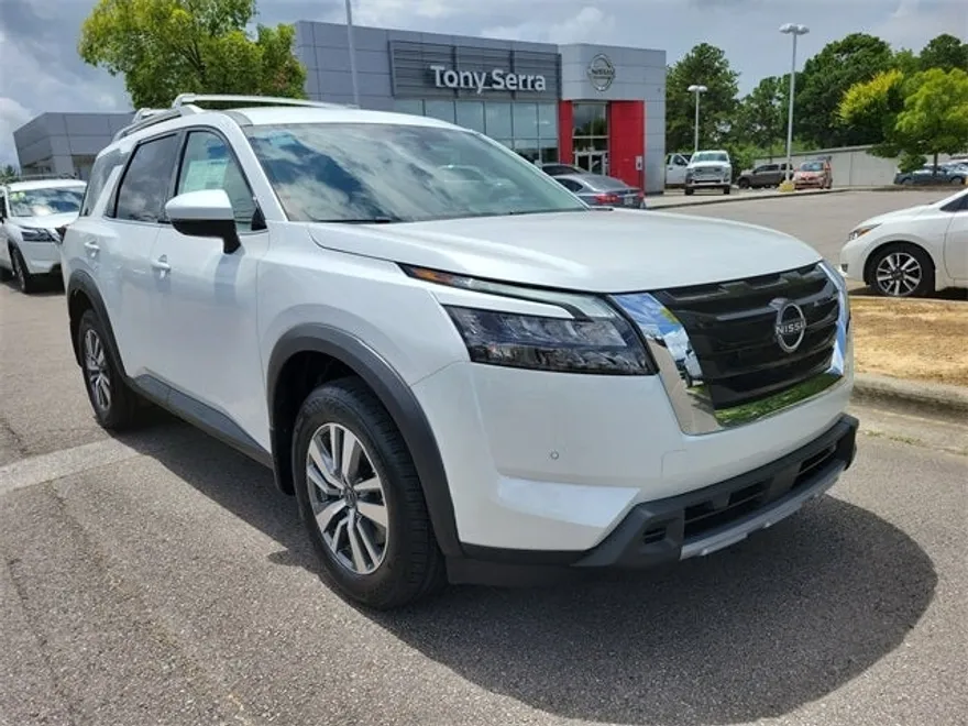 2025 Nissan Pathfinder SL photo 1