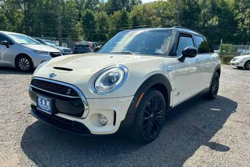 2017 Mini Cooper Base S ALL4 photo 1