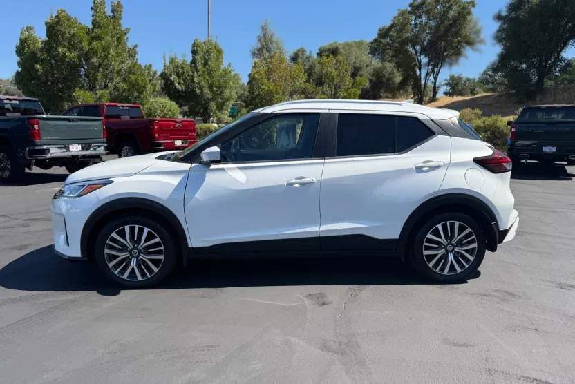 2021 Nissan Kicks SV photo 1