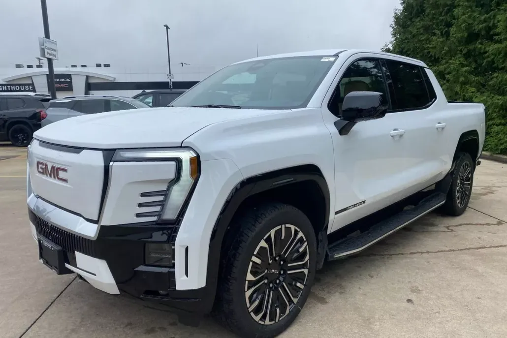 2026 Gmc Sierra EV Denali photo 1