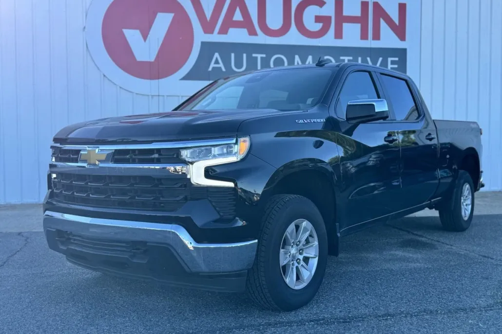 2024 Chevrolet Silverado 1500 LT photo 1
