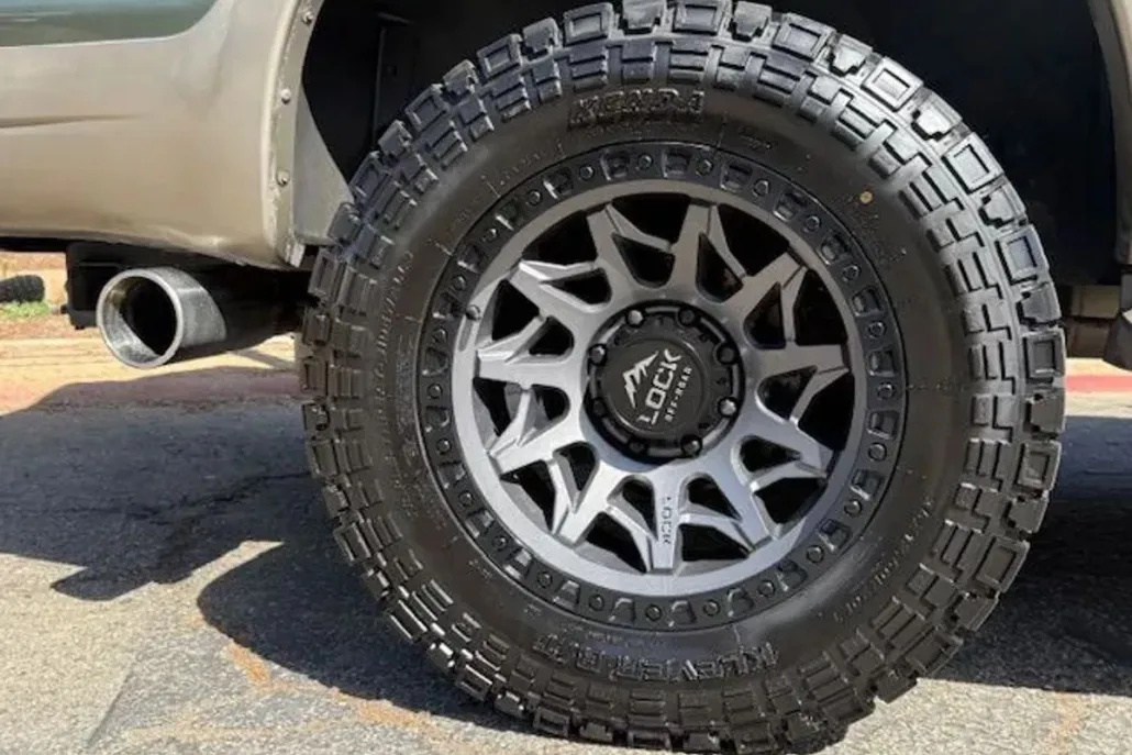 2005 Ford Excursion Eddie Bauer photo 1