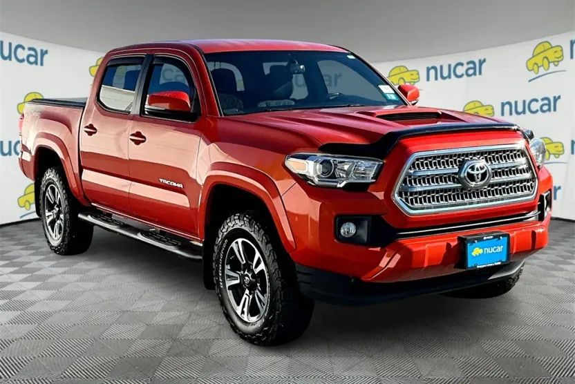 2017 Toyota Tacoma TRD Sport 4x4 Double Cab photo 1