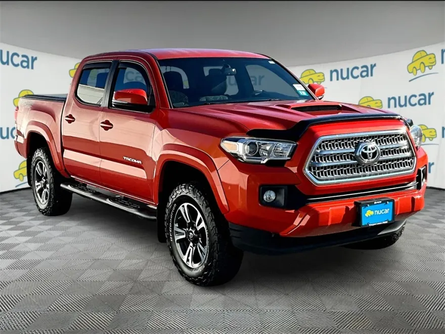 2017 Toyota Tacoma TRD Sport 4x4 Double Cab photo 1