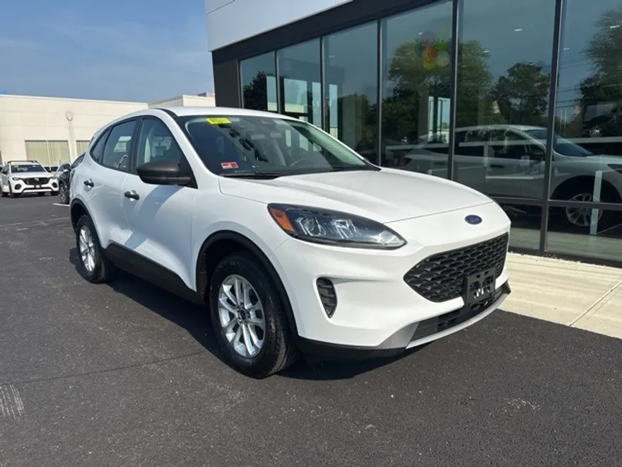 2022 Ford Escape S photo 1