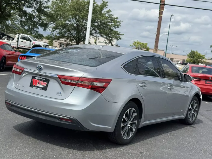 2018 Toyota Avalon Hybrid photo 1