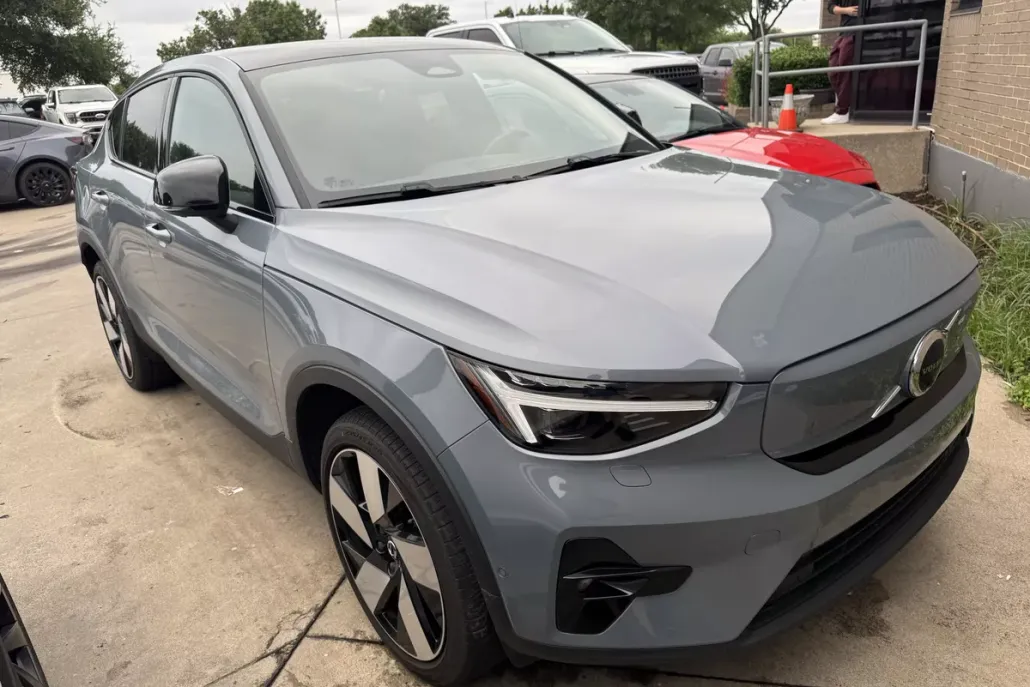2023 Volvo C40 Recharge Ultimate photo 1