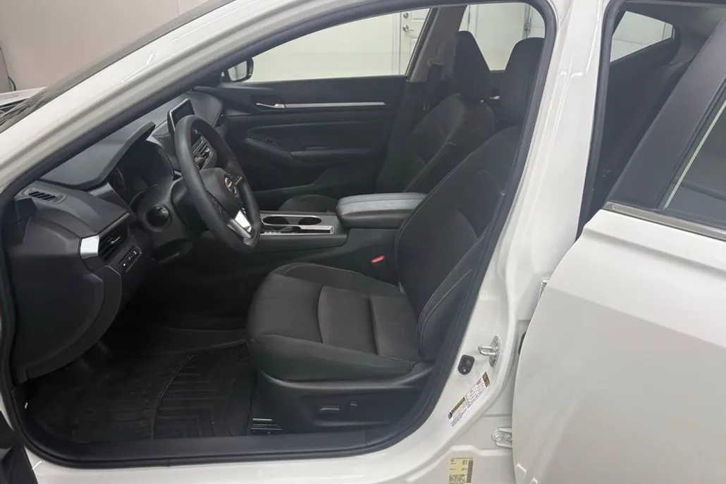 2022 Nissan Altima 2.5 SV photo 1