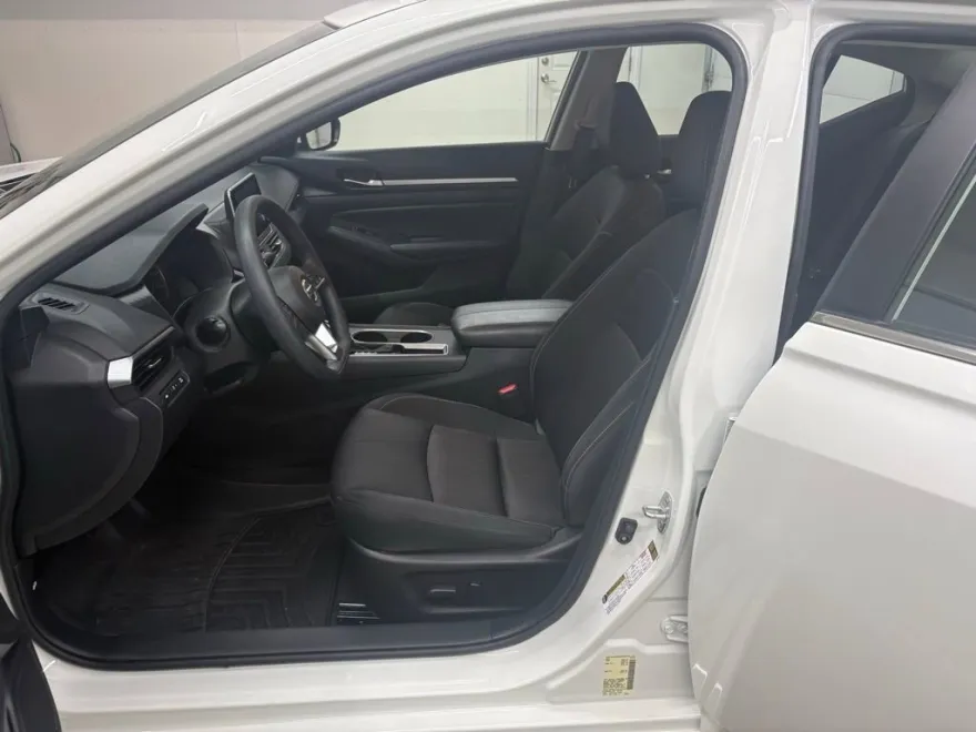 2022 Nissan Altima 2.5 SV photo 1