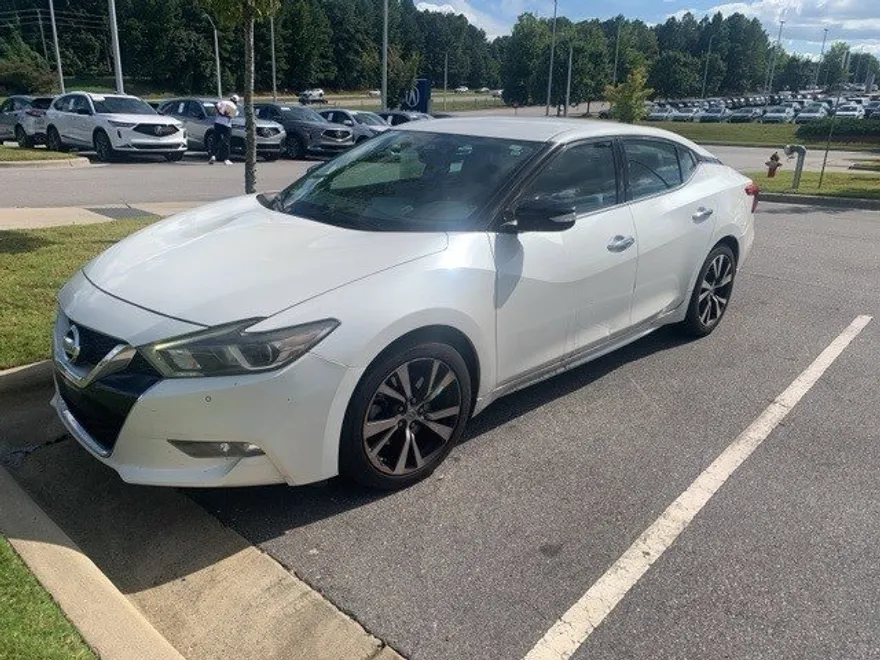 2016 Nissan Maxima SV photo 1