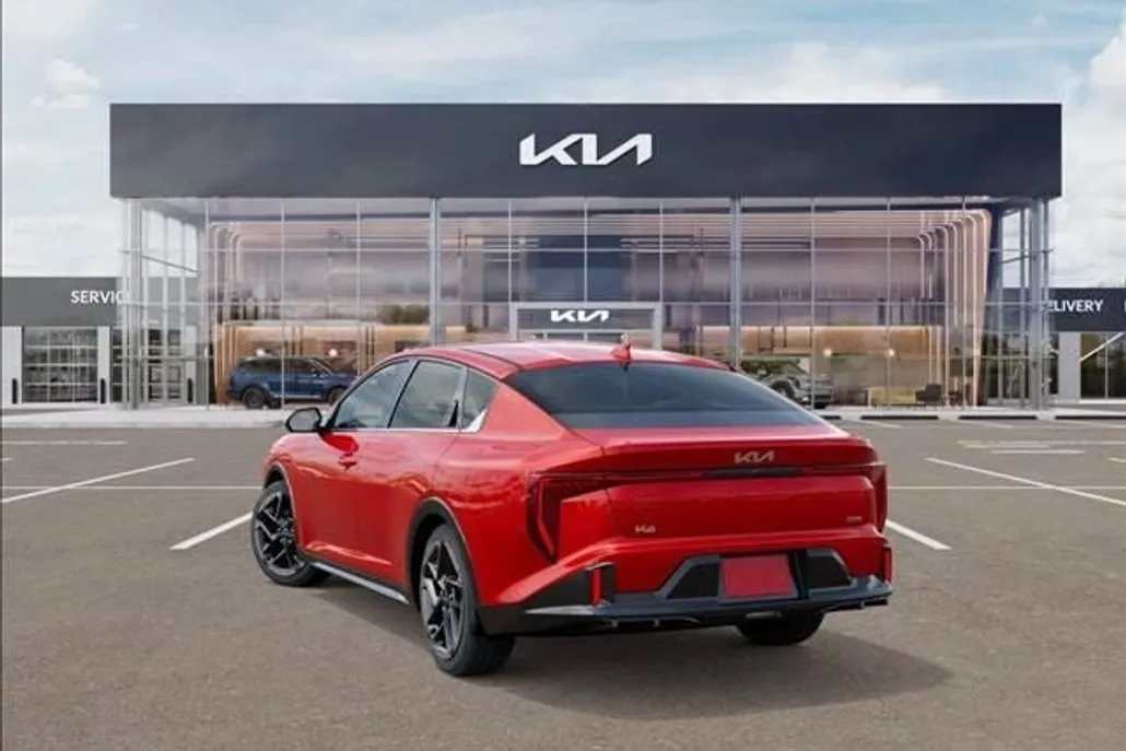 2025 Kia K4 GT-Line photo 1