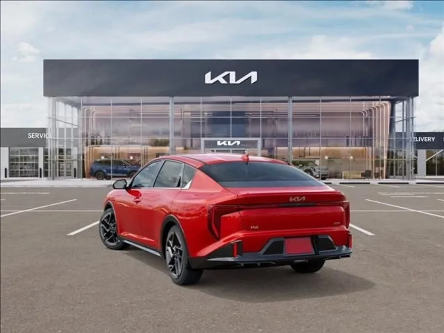 2025 Kia K4 GT-Line photo 1