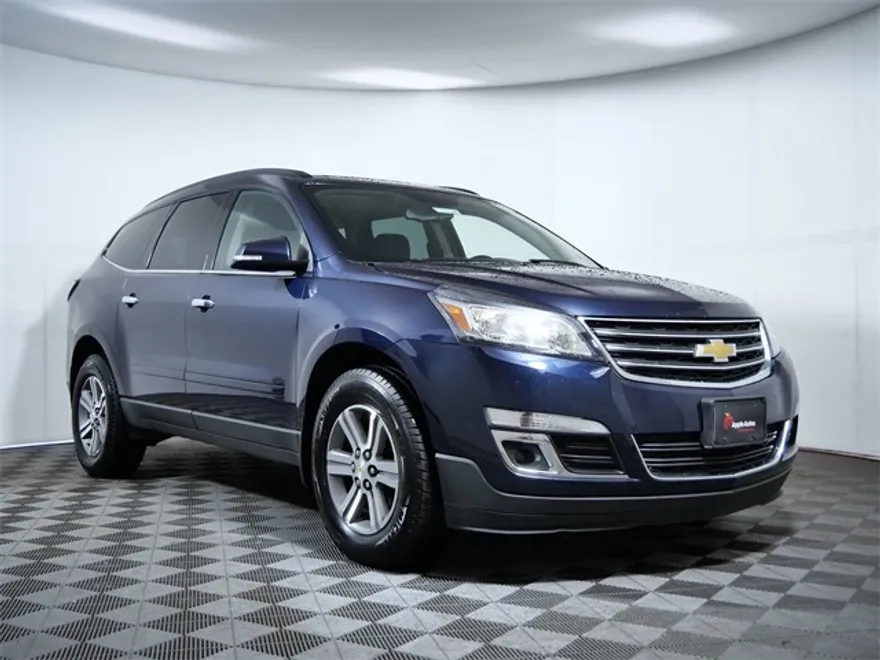 2015 Chevrolet Traverse 1LT photo 1