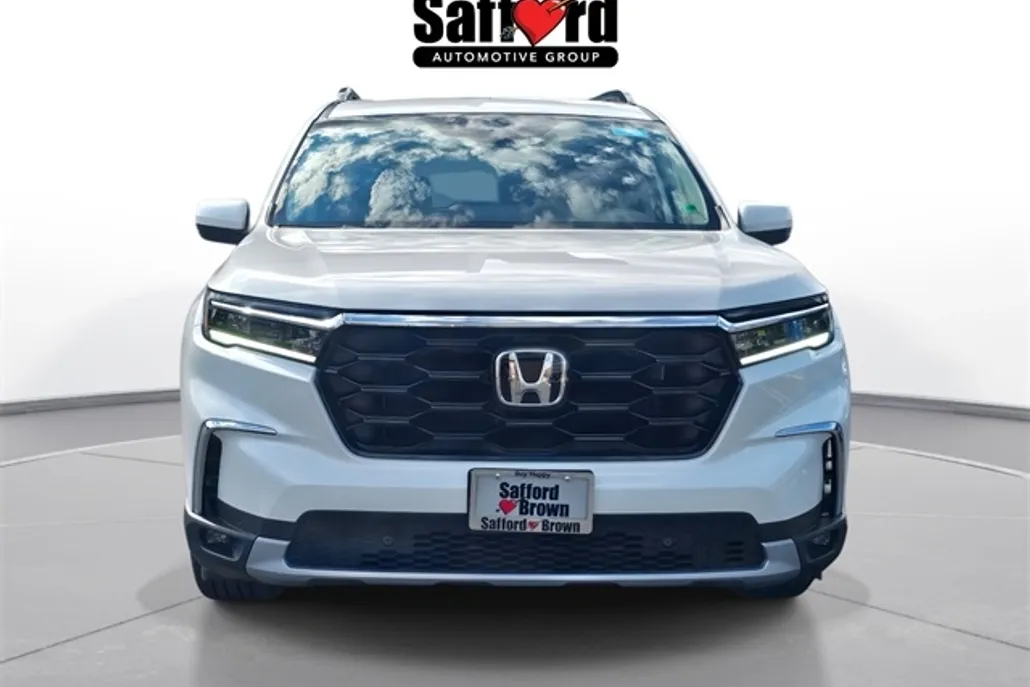2025 Honda Pilot Touring photo 1