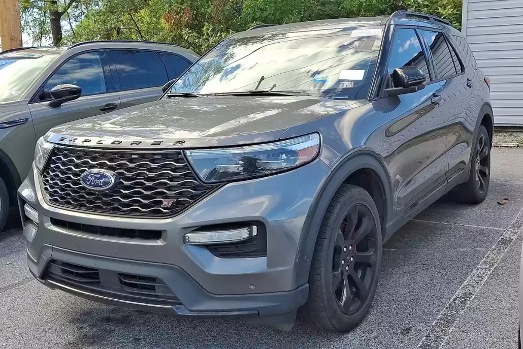 2021 Ford Explorer ST photo 1
