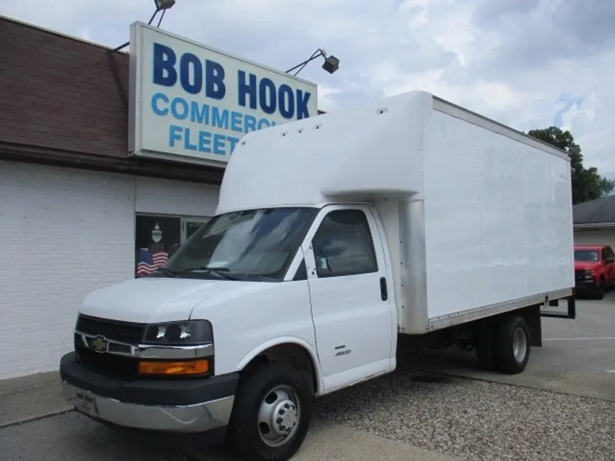 2020 Chevrolet Express Cutaway Van photo 1