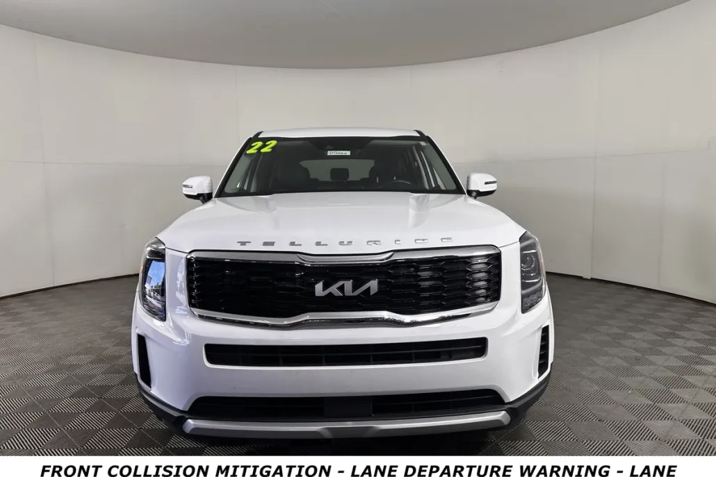 2022 Kia Telluride LX photo 1
