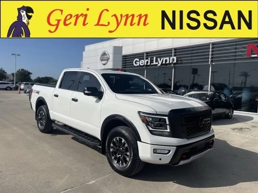 2024 Nissan Titan PRO-4X photo 1