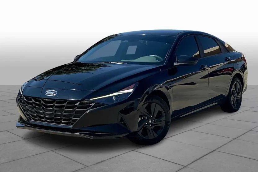 2023 Hyundai Elantra SEL photo 1