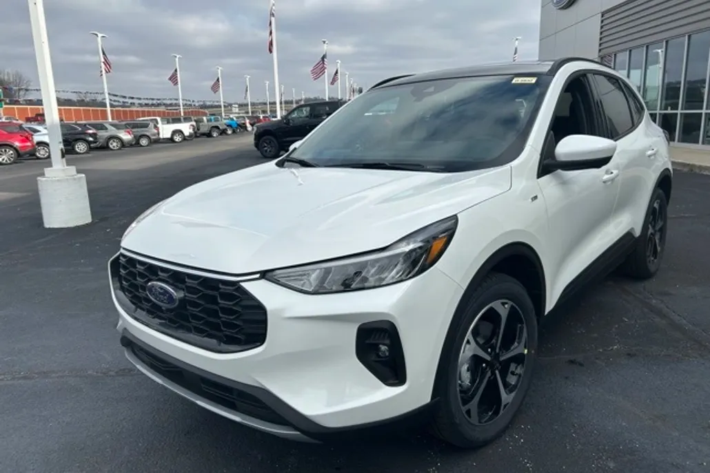 2025 Ford Escape ST-Line Select photo 1
