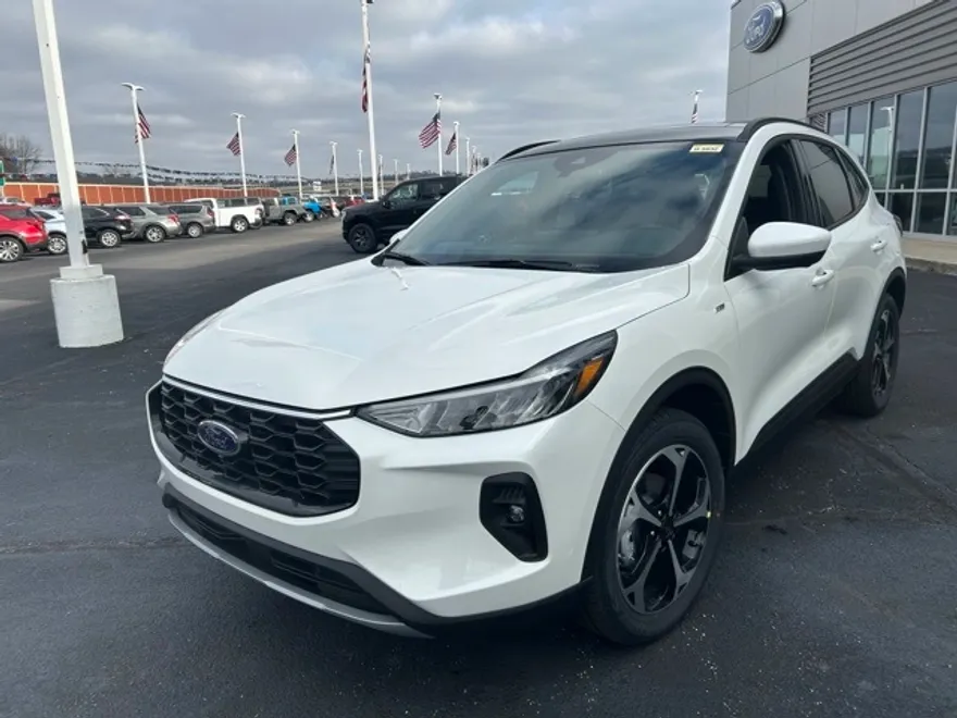 2025 Ford Escape ST-Line Select photo 1