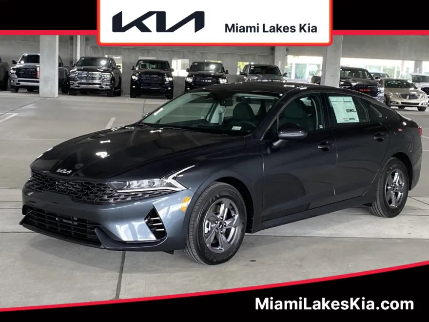 2023 Kia K5 LXS photo 1