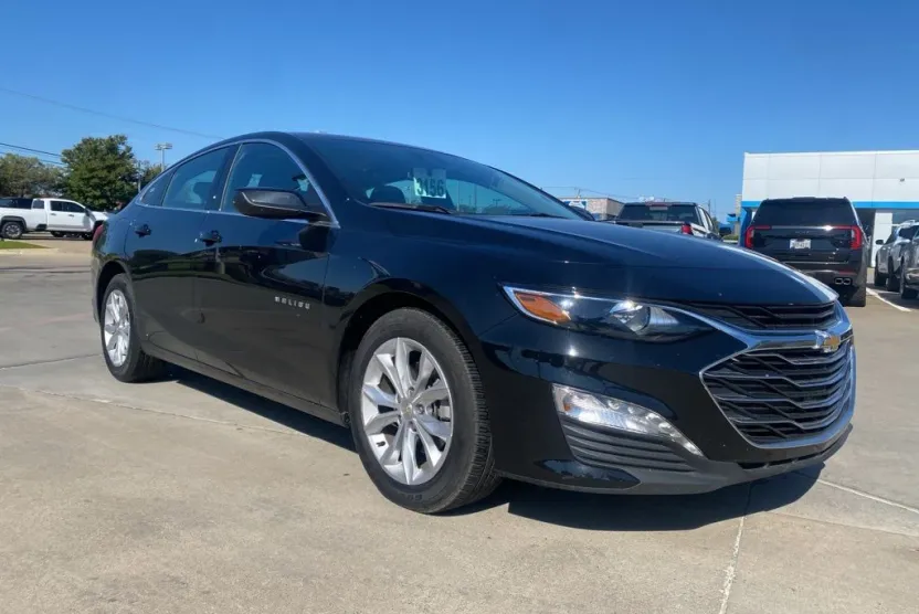 2024 Chevrolet Malibu 1LT photo 1