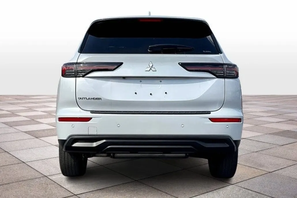 2025 Mitsubishi Outlander ES 2.5 S-AWC photo 1
