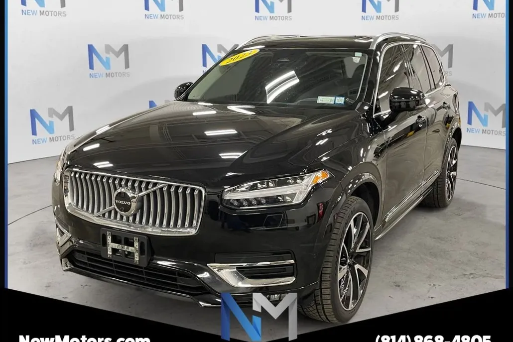 2023 Volvo XC90 B5 Plus photo 1