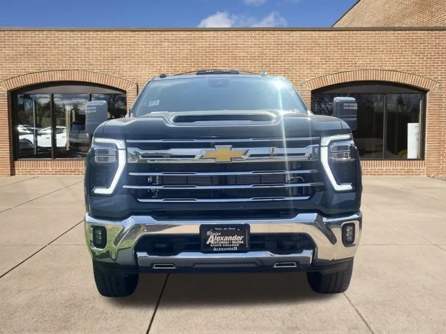 2025 Chevrolet Silverado 2500HD LTZ photo 1