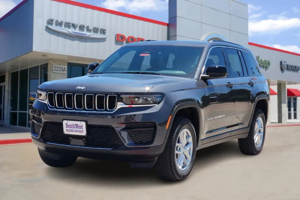 2025 Jeep Grand Cherokee Laredo photo 1