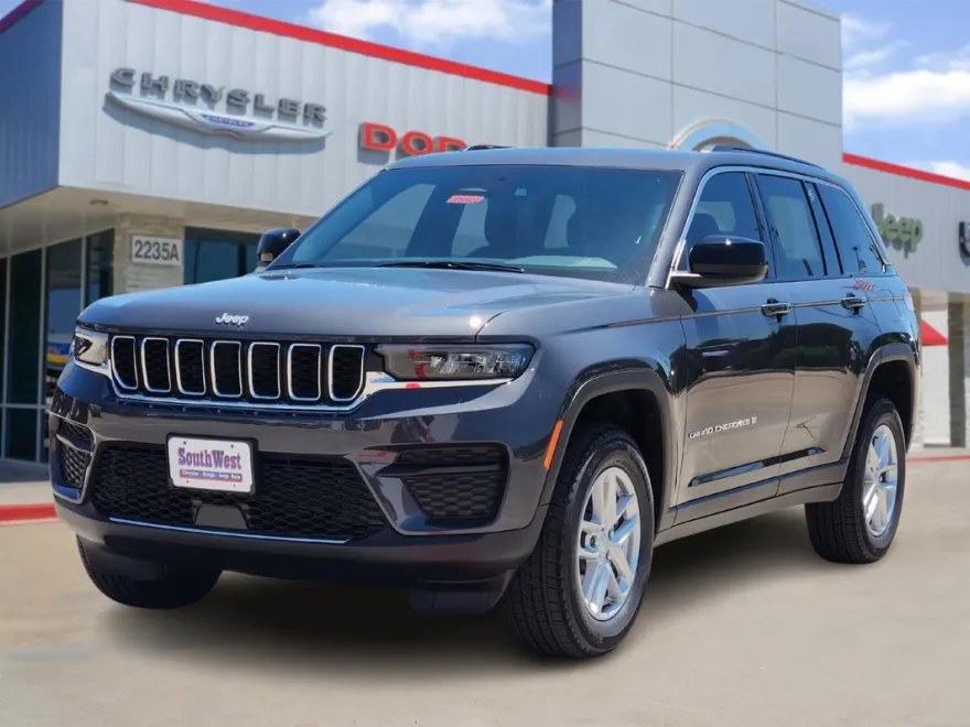 2025 Jeep Grand Cherokee Laredo photo 1