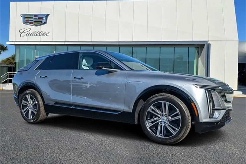 2025 Cadillac Lyriq Luxury photo 1
