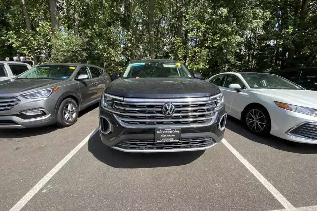 2024 Volkswagen Atlas SE Technology photo 1