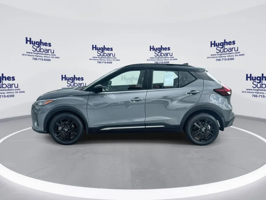 2023 Nissan Kicks SR photo 1