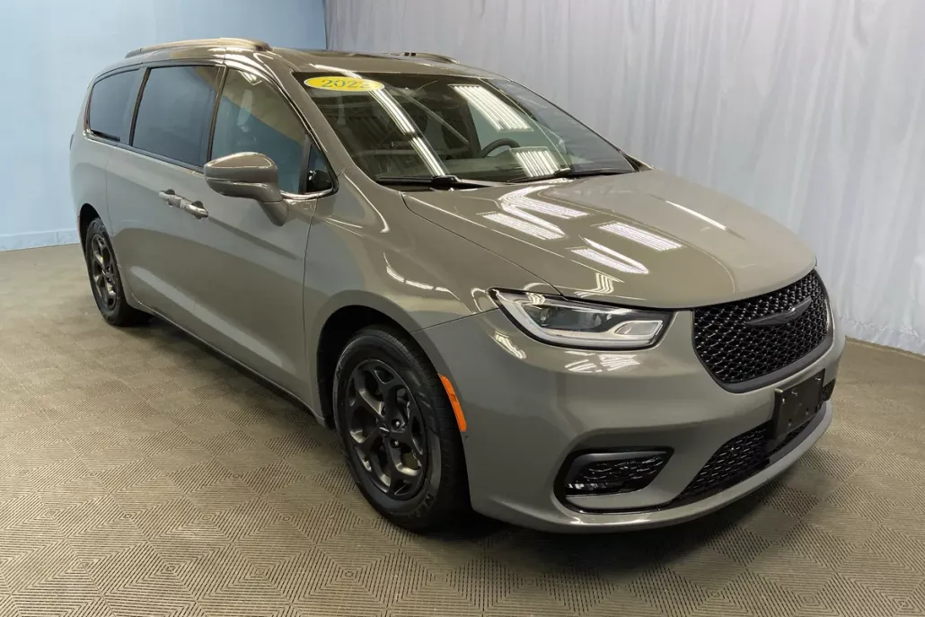 2022 Chrysler Pacifica Hybrid Limited photo 1