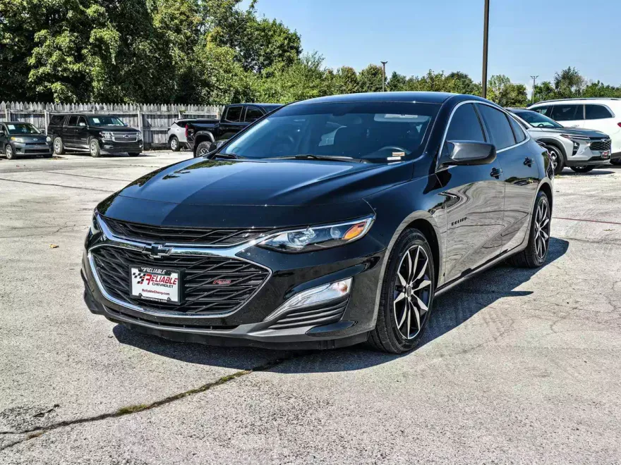 2022 Chevrolet Malibu RS photo 1