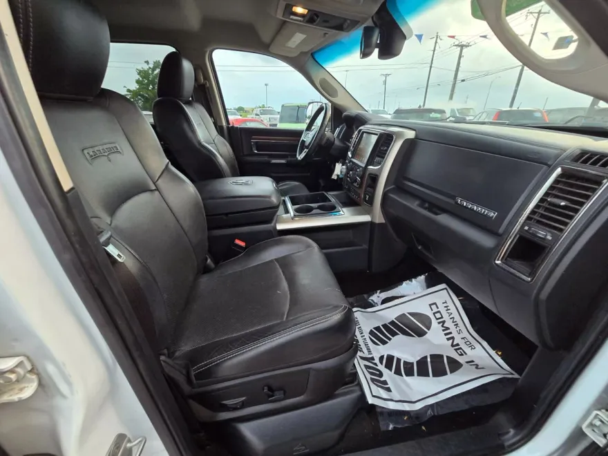 2014 Ram 1500 Laramie photo 7