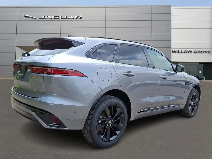 2025 Jaguar F-PACE R-Dynamic S P250 photo 1