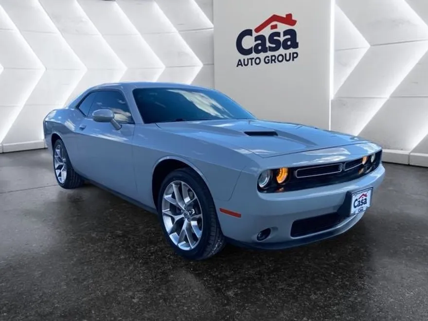 2020 Dodge Challenger SXT photo 1