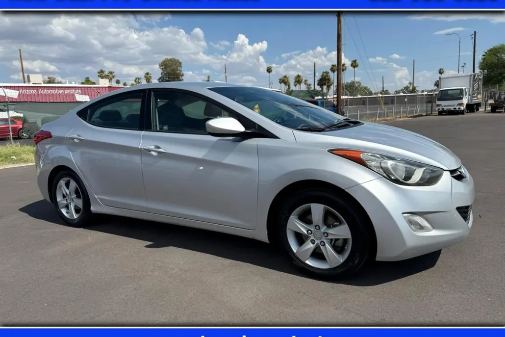 2013 Hyundai Elantra Limited photo 1