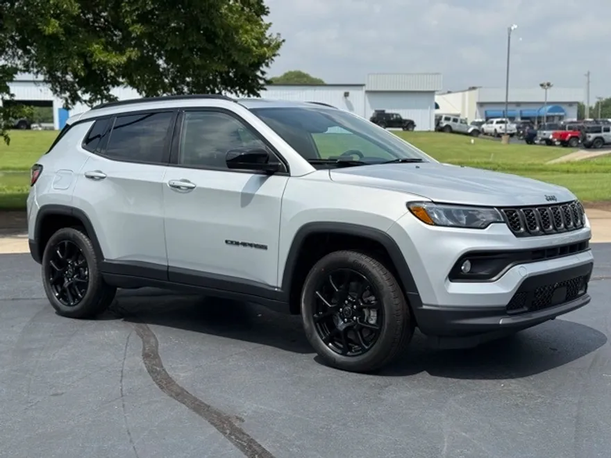 2025 Jeep Compass Latitude photo 1