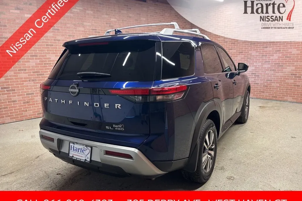 2023 Nissan Pathfinder SL photo 1