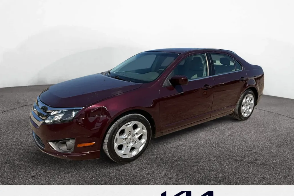 2011 Ford Fusion SE photo 1